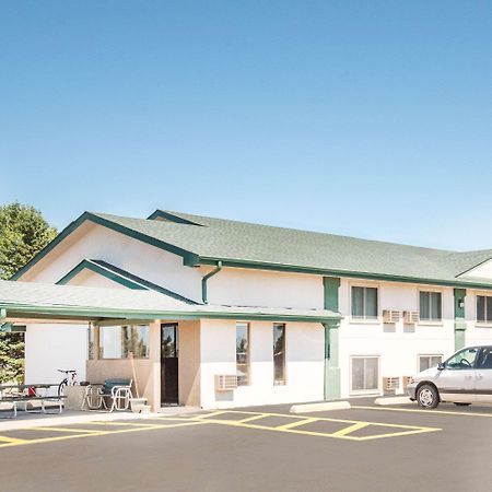 米勒速8酒店 Miller 外观 照片